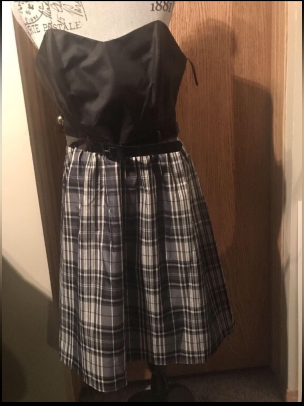 Female Black Strapless Bodice Plaid Skirt Dress